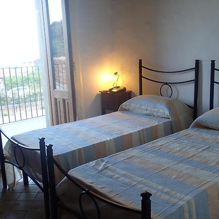 Patitiri Guest House ซานตาเทเรซา ดี รีวา ห้อง รูปภาพ