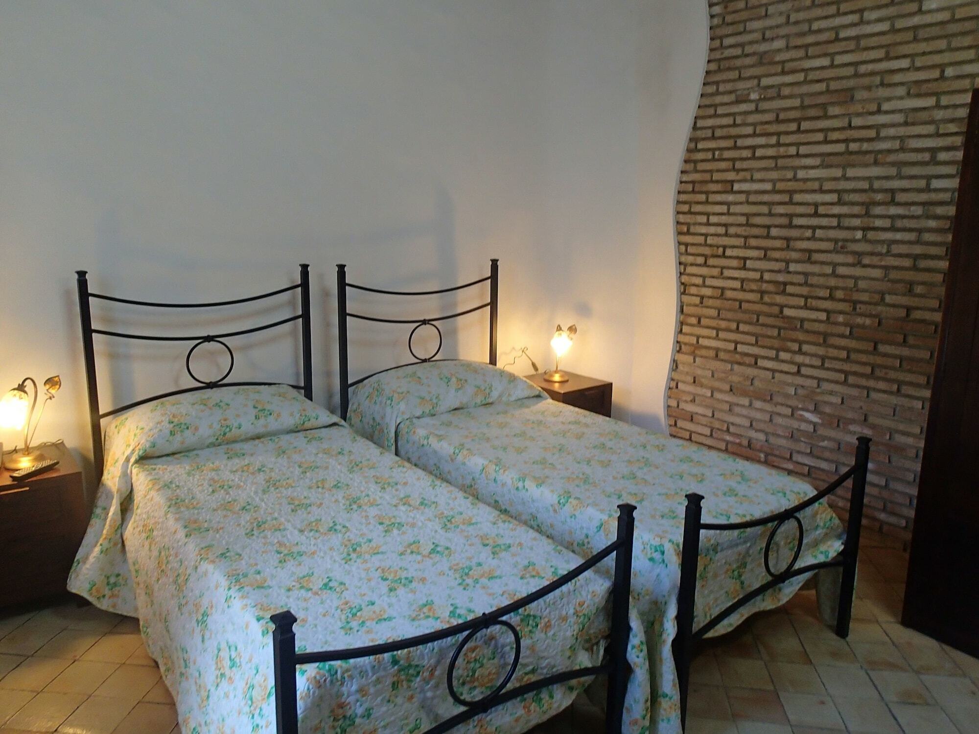 Patitiri Guest House ซานตาเทเรซา ดี รีวา ภายนอก รูปภาพ